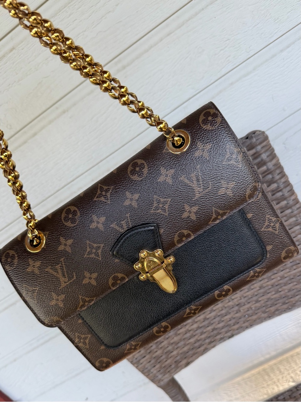 Authentic LV Victoire Monogram